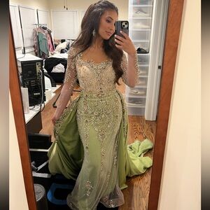 Exquisite Vlora & Katrina Long Sleeve Green Embellished Dress